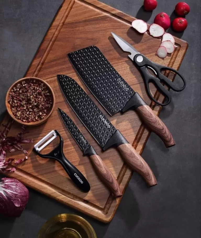 Limited edition CUCKOO kitchen knife set